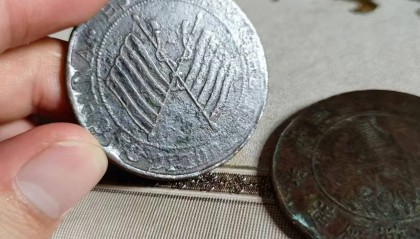 双旗币二百文