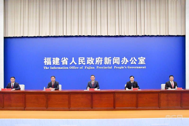 福建打造“新春喜乐汇”系列春晚 聚焦“两岸”“村晚”万家灯火