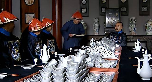清朝官员退休工资，每年只有50两白银，换算成人民币是多少钱