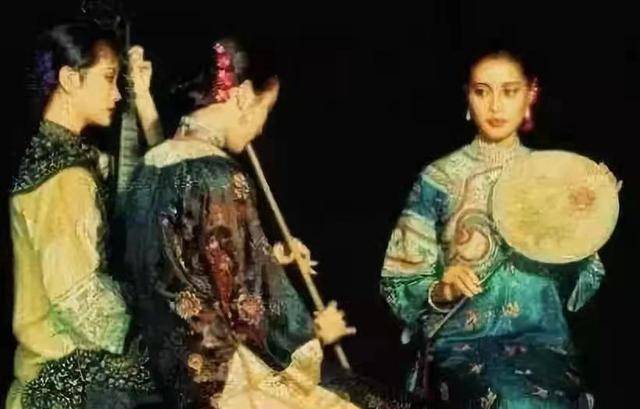 古代逛一次“青楼”，到底要多少银子？换算成人民币，是多少