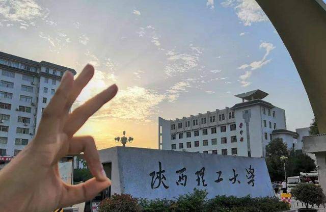 16年前的芙蓉姐姐，曾遭全网嘲笑谩骂，如今43岁身家上亿