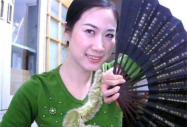 网红鼻祖“芙蓉姐姐”：曾被全网黑，交往小鲜肉生子后过得如何？
