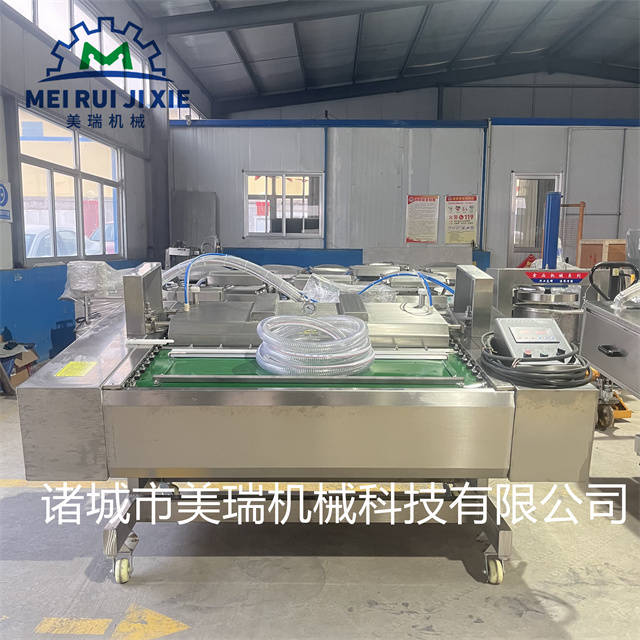 猪蹄加工真空包装机 链条式真空包装机 临沂炒鸡真空包装封口机600双室现货