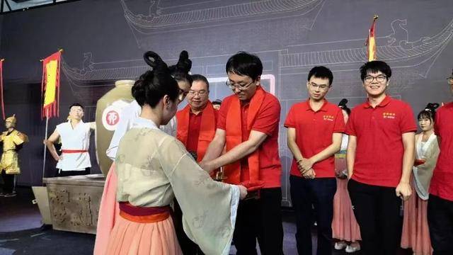 中韩围坛高手聚酒都 论道封坛享国粹魅力