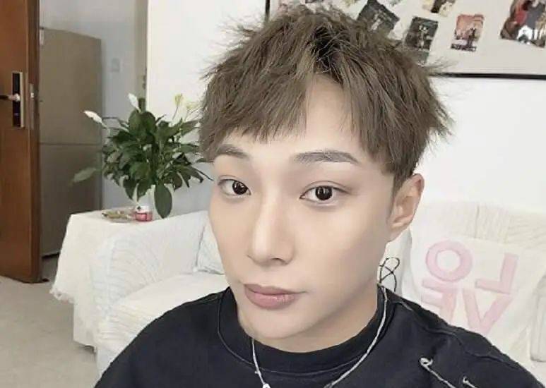 33岁香港歌手韩子亮吞百粒安眠药自杀，紧急送医后脱离生命危险